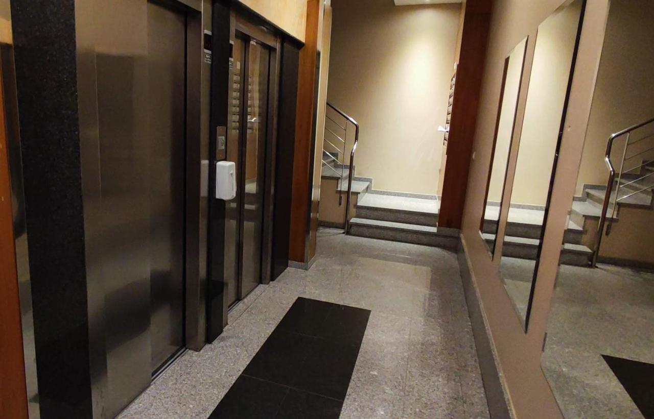 Apartamento Dos Habitaciones Exterior Y Bien Comunicado San Salvador de Poio Esterno foto